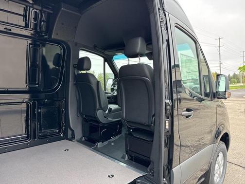 2025 Mercedes-Benz Sprinter 2500 Standard Roof