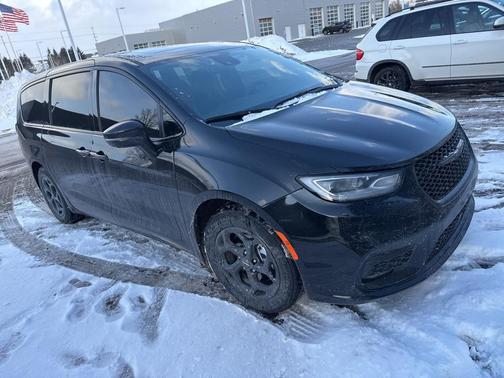 2022 Chrysler Pacifica Hybrid Limited