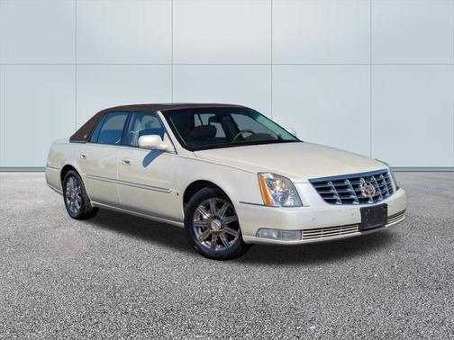 2008 Cadillac DTS Base