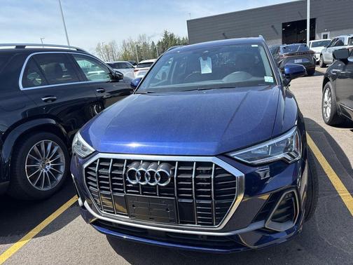 2025 Audi Q3 Premium 45 TFSI S line quattro Tiptronic