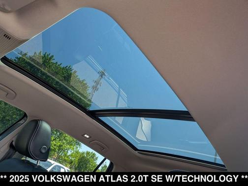 Platinum Gray Metallic 2025 Volkswagen Atlas 2.0T SE w/Technology 4MOTION