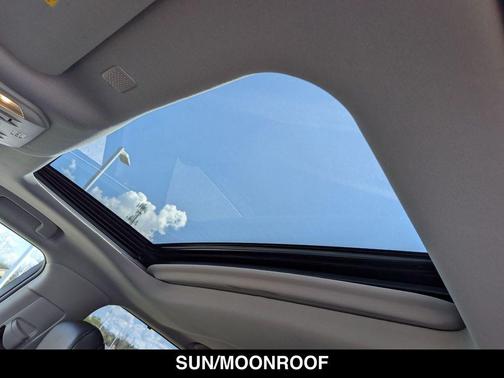 Midnight Black Metallic 2022 Toyota Highlander XLE