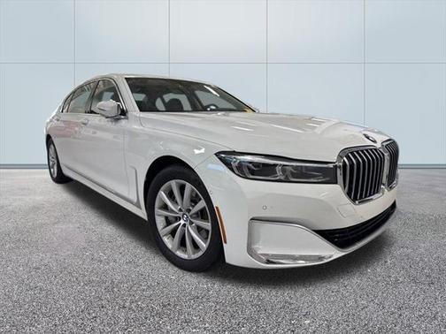 2022 BMW 740 i xDrive