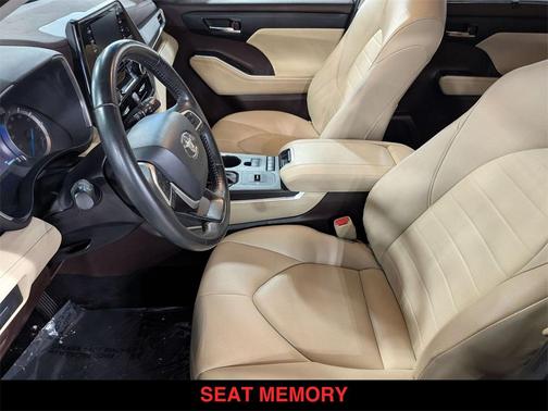 2022 Toyota Highlander Hybrid XLE