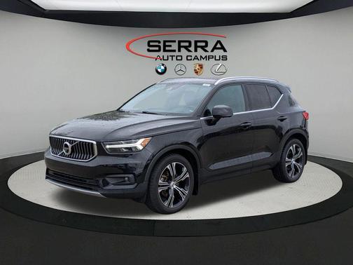 Onyx Black Metallic 2020 Volvo XC40 T4 Inscription