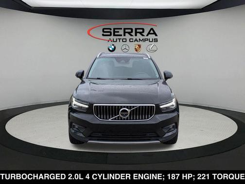 Onyx Black Metallic 2020 Volvo XC40 T4 Inscription