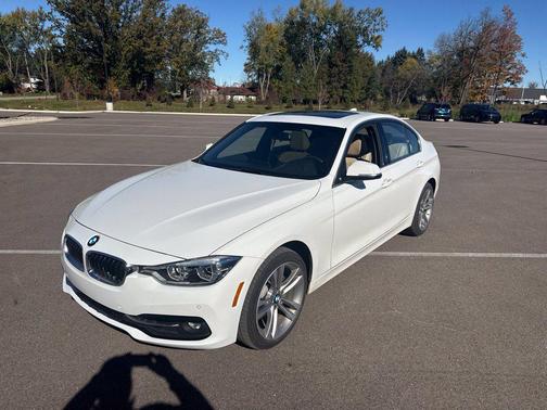 Alpine White 2017 BMW 330 xDrive