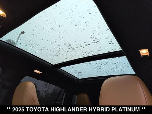2025 Toyota Highlander Hybrid Platinum