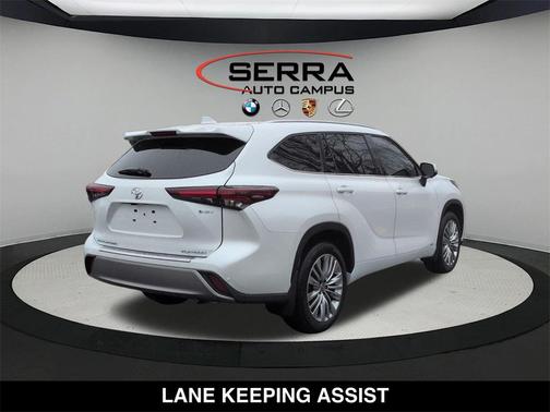 2025 Toyota Highlander Hybrid Platinum