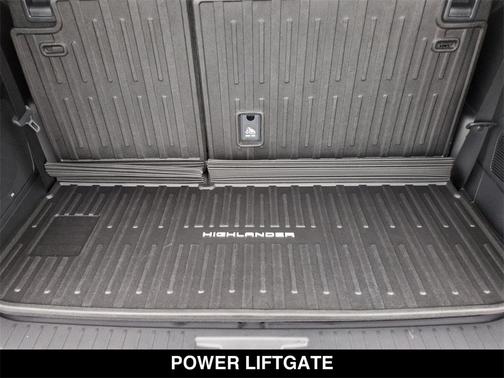 2025 Toyota Highlander Hybrid Platinum