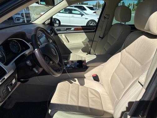 2014 Volkswagen Touareg TDI Lux