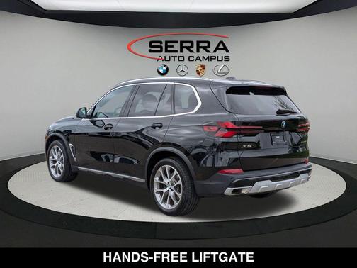 Black Sapphire Metallic 2024 BMW X5 xDrive40i