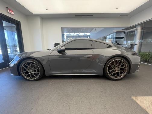 2025 Porsche 911 Carrera