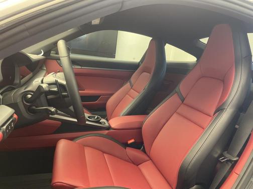 2025 Porsche 911 Carrera
