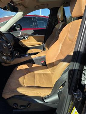 Onyx Black Metallic 2016 Volvo XC90 T6 Momentum