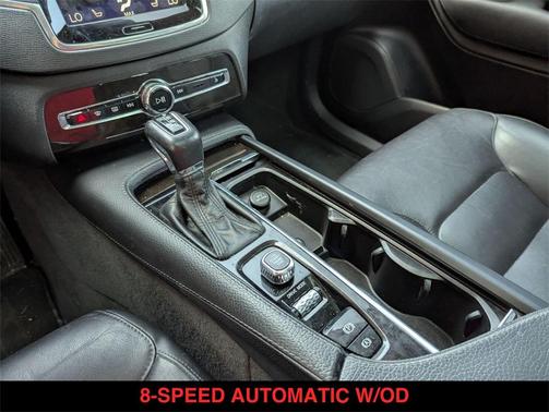 2018 Volvo XC90 T5 Momentum
