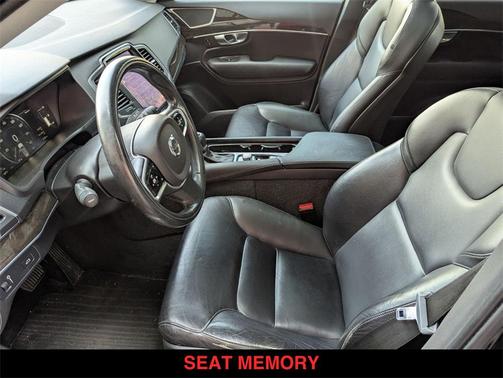 2018 Volvo XC90 T5 Momentum