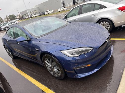 Deep Blue Metallic 2022 Tesla Model S Plaid