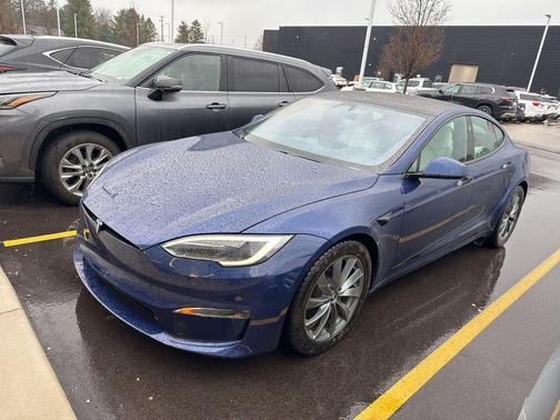 Deep Blue Metallic 2022 Tesla Model S Plaid