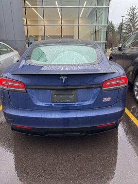Deep Blue Metallic 2022 Tesla Model S Plaid