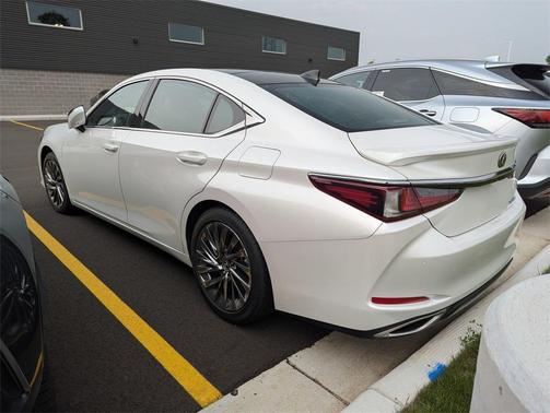 2024 Lexus ES 350 Ultra Luxury