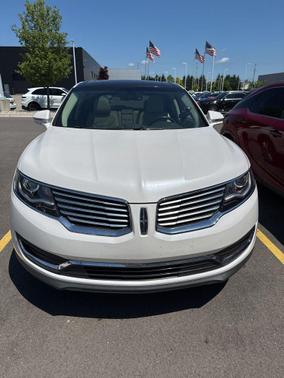 White Platinum Metallic Tri-Coat 2016 Lincoln MKX Reserve
