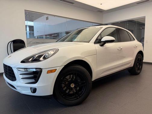 White 2018 Porsche Macan Macan
