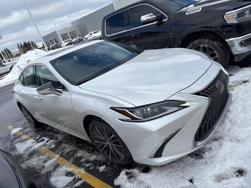 2022 Lexus ES 250 Base