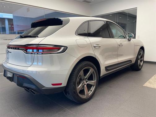2025 Porsche Macan 