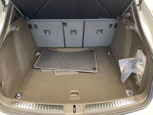 2025 Porsche Macan T