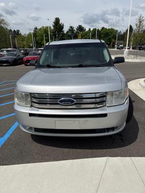 Brilliant Silver Clearcoat Metallic 2009 Ford Flex SE