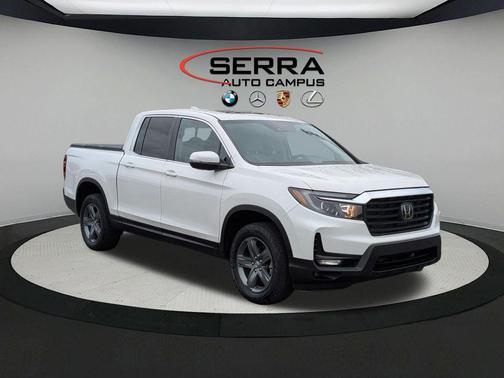 White 2023 Honda Ridgeline RTL