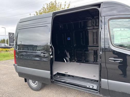 2025 Mercedes-Benz Sprinter 2500 Standard Roof