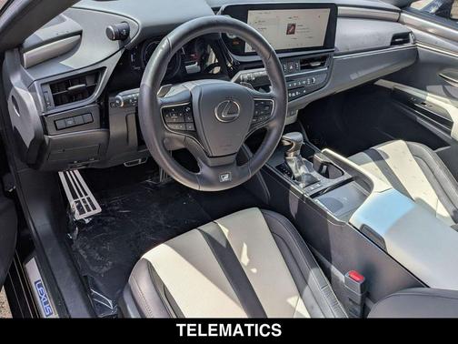 Obsidian 2023 Lexus ES 300h F SPORT Handling