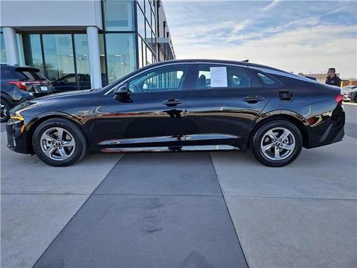 2022 Kia K5 LX Front-Wheel Drive Sedan