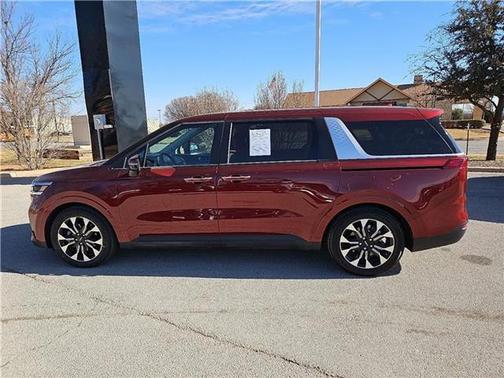 2022 Kia Carnival EX Passenger Van