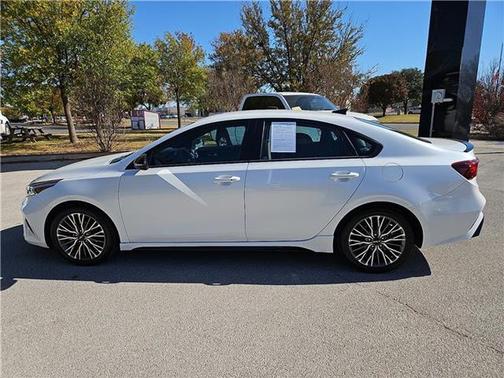 2023 Kia Forte GT-Line (IVT) Sedan