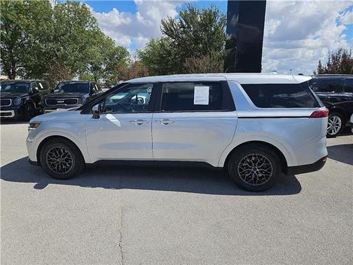 2022 Kia Carnival LX Passenger Van