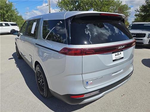2022 Kia Carnival LX Passenger Van