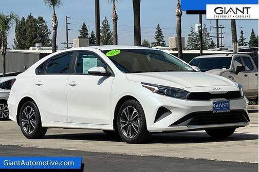 Snow White Pearl 2024 Kia Forte LXS