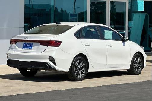 Snow White Pearl 2024 Kia Forte LXS