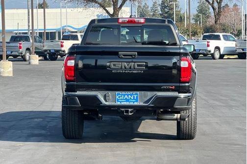 2023 GMC Canyon AT4