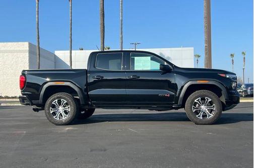 2023 GMC Canyon AT4