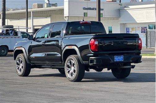 2023 GMC Canyon AT4