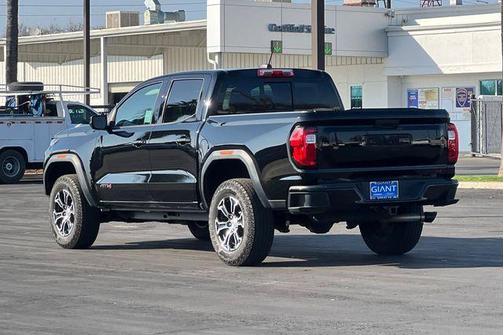 2023 GMC Canyon AT4
