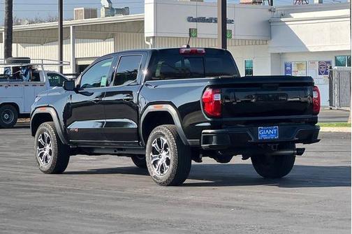 2023 GMC Canyon AT4