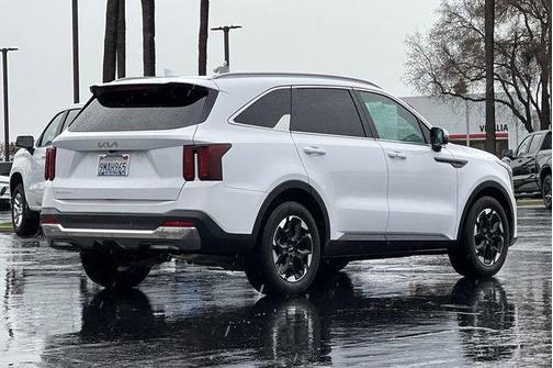 2024 Kia Sorento S