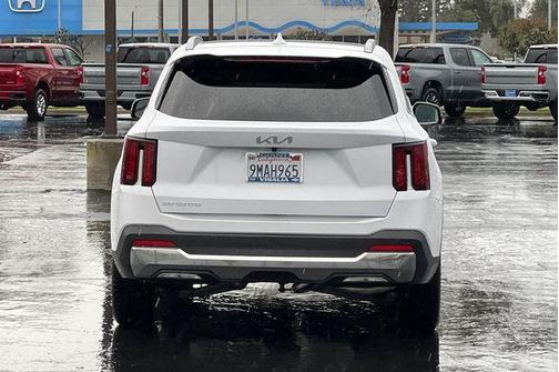 2024 Kia Sorento S