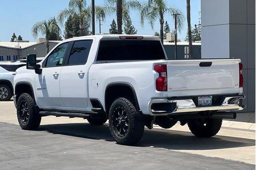 Iridescent Pearl Tricoat 2021 Chevrolet Silverado 2500 LT