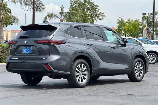 2024 Toyota Highlander LE